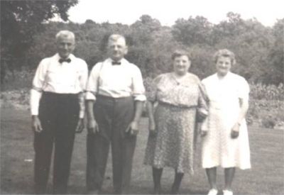 Four children of Samuel L Hostetter and Amanda Fiese
Four children of Samuel L Hostetter and Amanda Fiese

From left to right;
Harrison Hostetter: b.1874 - d.Feb, 1960
Harvey Hostetter: b. 7/3/1876 - d. 12/19/1955 married Lizzie F. Long
Amanda Hostetter: b. 11/13/1880 - d. 3/26/57 married Monroe Treist
Katie Hostetter married Lynn Greiner
Keywords: Samuel Hostetter;Amanda Fiese;Harrison Hostetter;Harvey Hostetter;Amanda Hostetter;Katie Hostetter