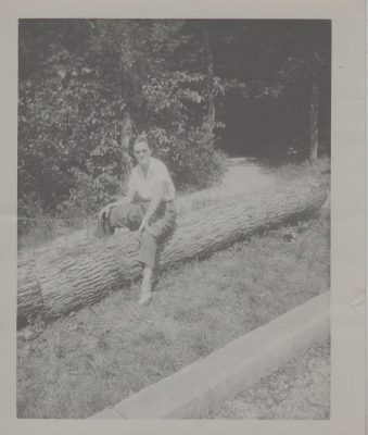 Brown Family -1 Aug 1945
Photo of unknown woman from the Harrison and Waldo Brown collection.It could have come from Spencer County or Dubois County area of Indiana.

If you can recognize this person, please use our "contact" form to let us know. 
Keywords: Huntingburg Dale Indiana Harrison Brown