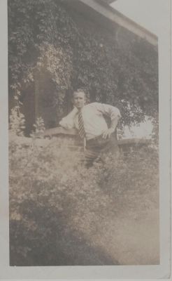 Brown Family - 2r
Photo of unknown man from the Harrison and Waldo Brown collection. It could have come from Spencer County or Dubois County area of Indiana.

If you can recognize this person, please use our "contact" form to let us know. 
Keywords: Huntingburg Dale Indiana Harrison Brown
